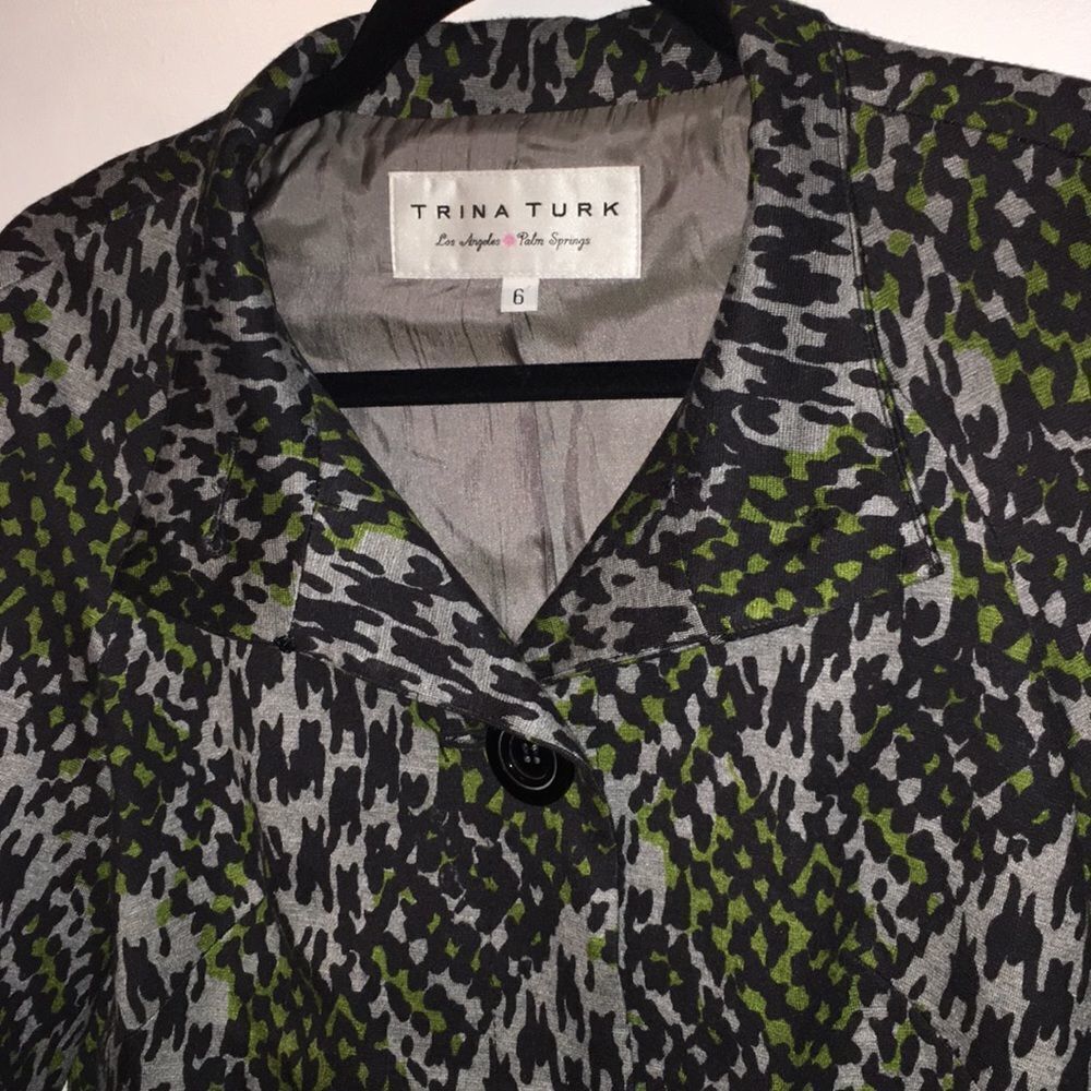 Trina Turk 2 Piece Skirt Suit Set - snake print - Picture 2 of 8